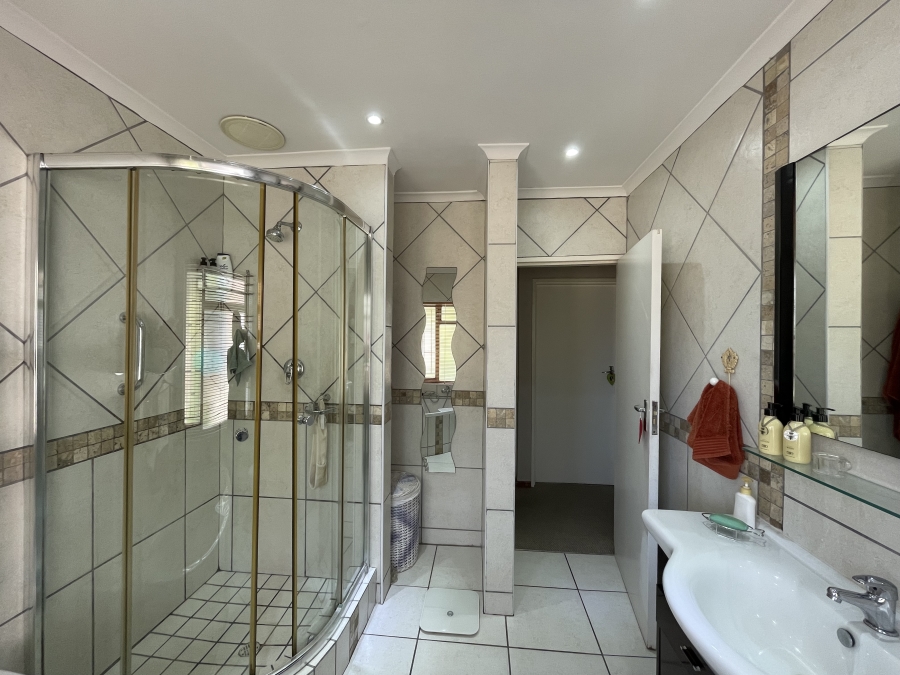 4 Bedroom Property for Sale in Country Club Western Cape